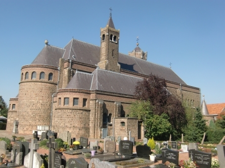 Venlo-Hout-Blerick : Kerkplein, römisch-kath. St. Joseph-Kirche